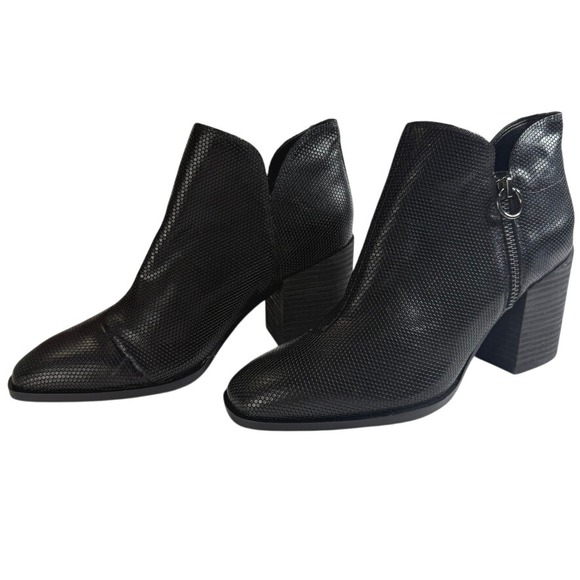 Vionic Unreleased Style Heeled Leather Ankle Booties Size 7 NEW - Picture 1 of 9